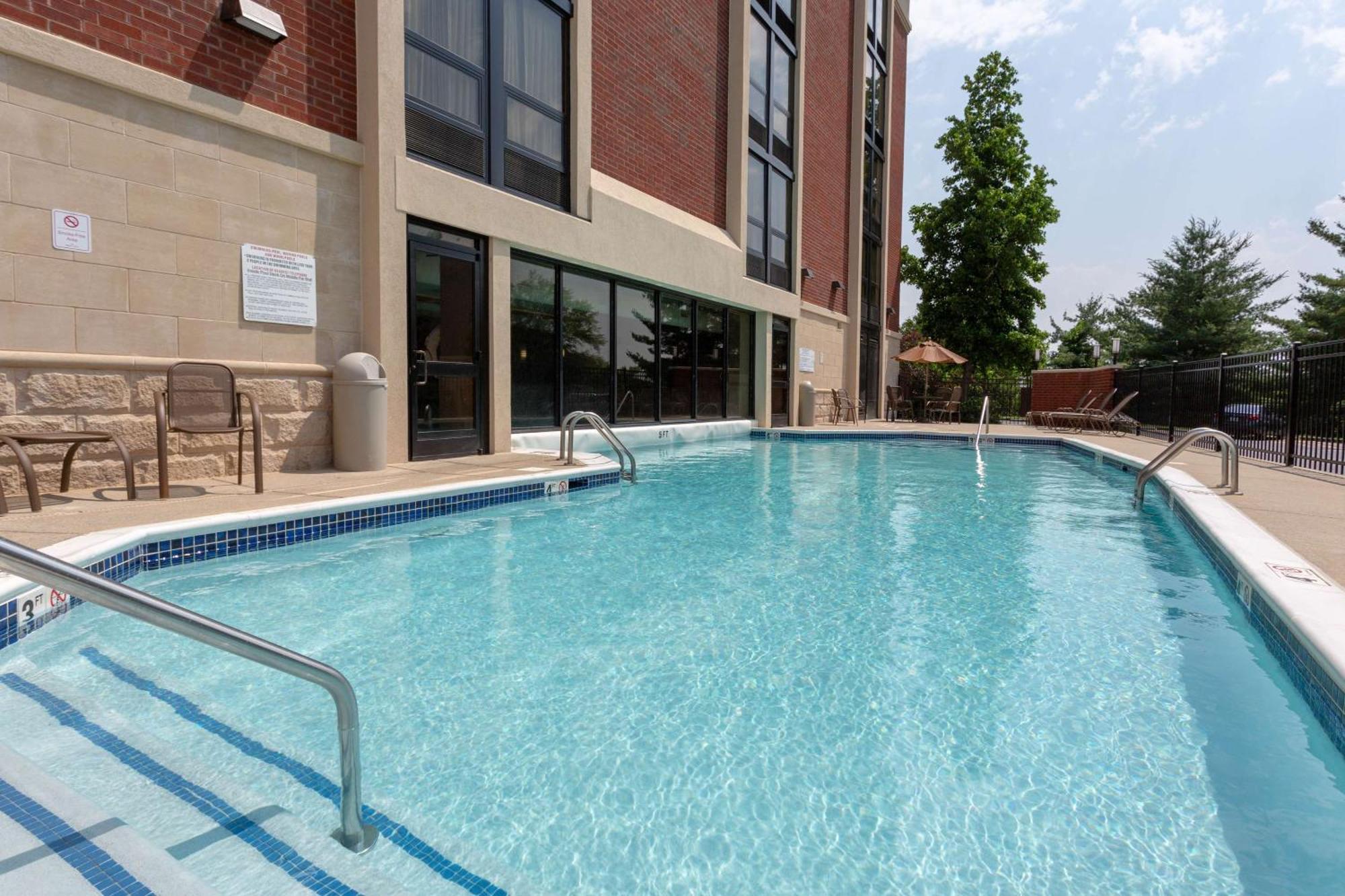 Drury & Airport Hotel Nashville
