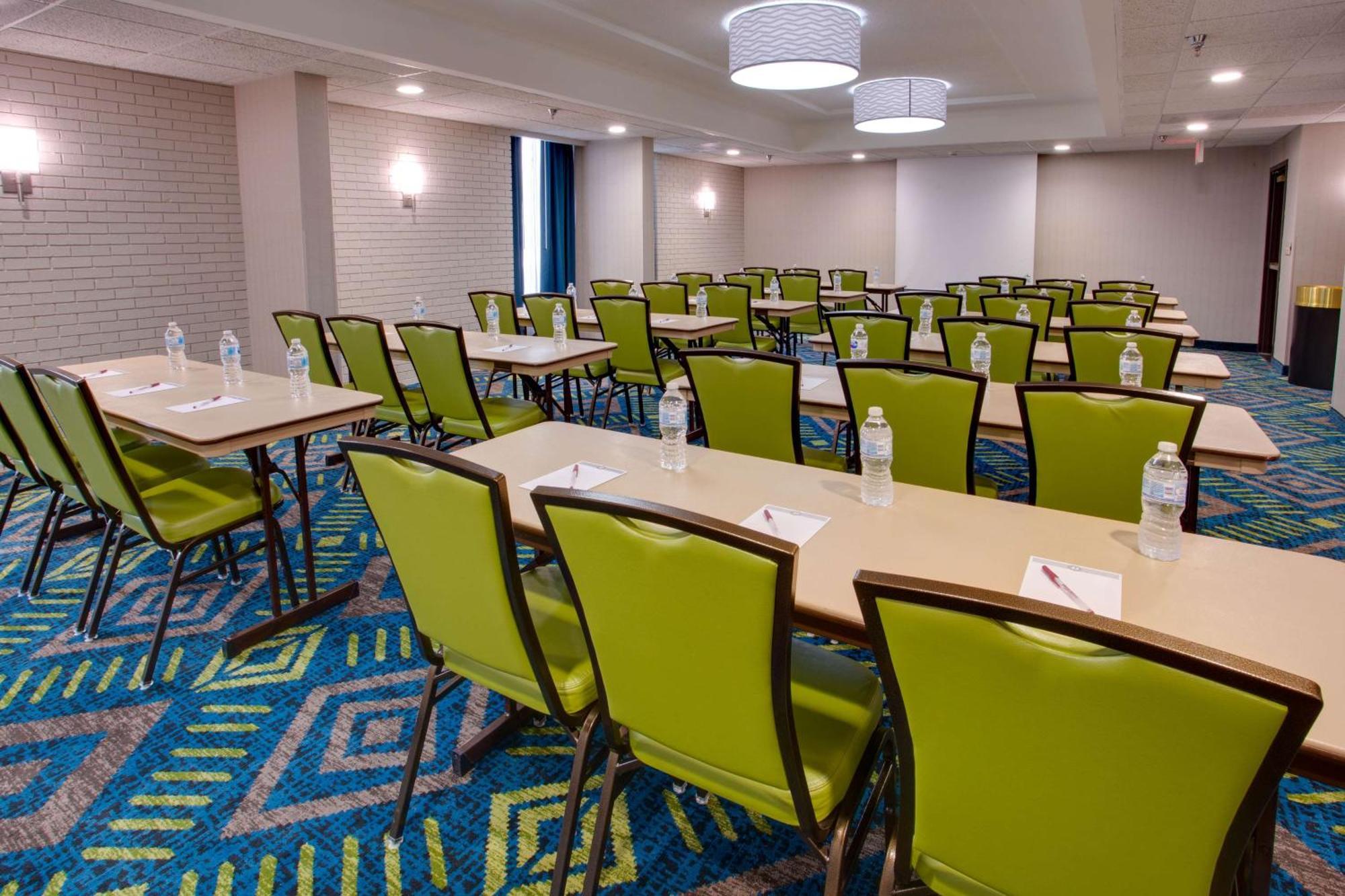 Drury & Airport Hotel Nashville