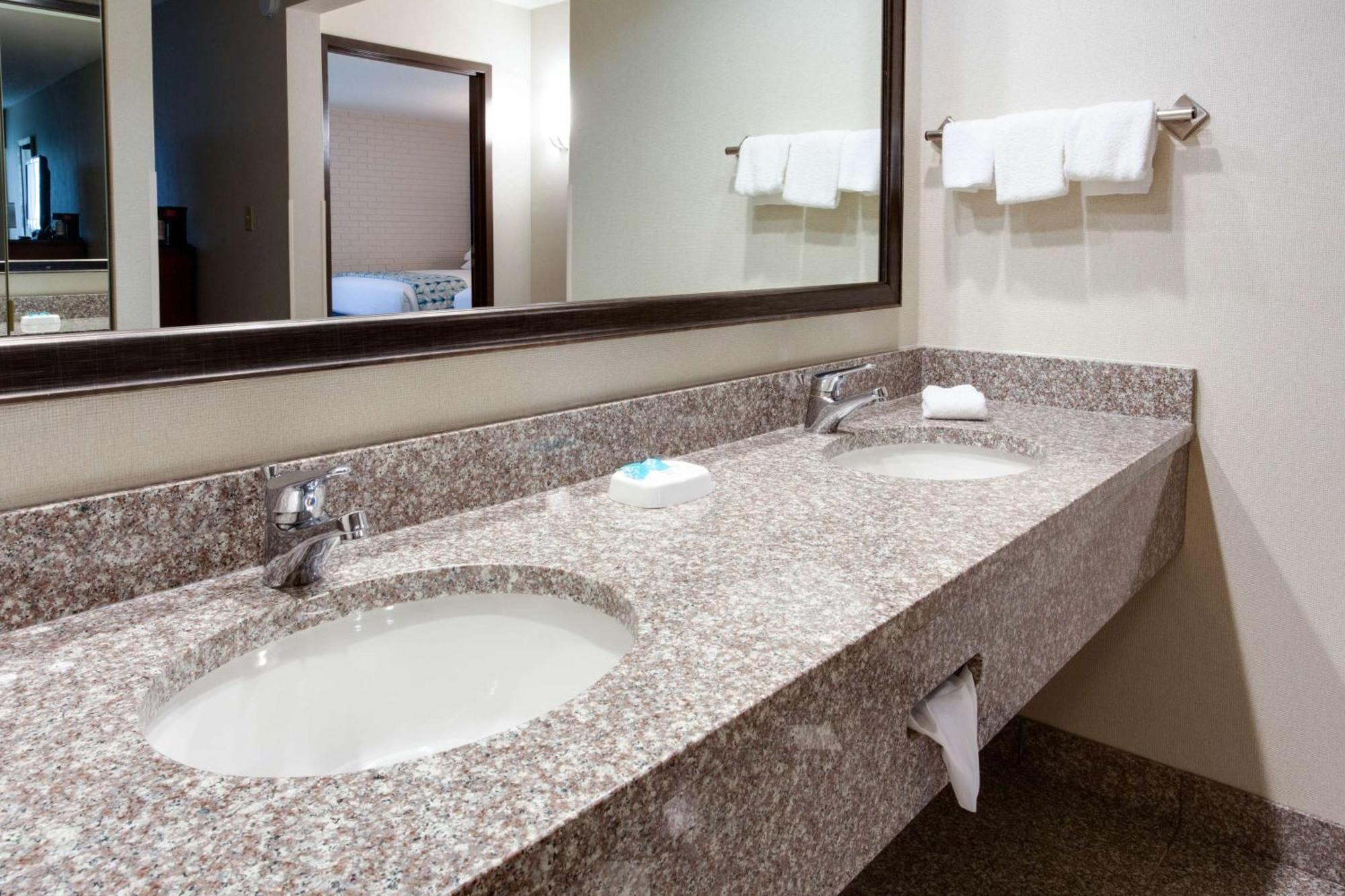 Drury & Airport Hotel