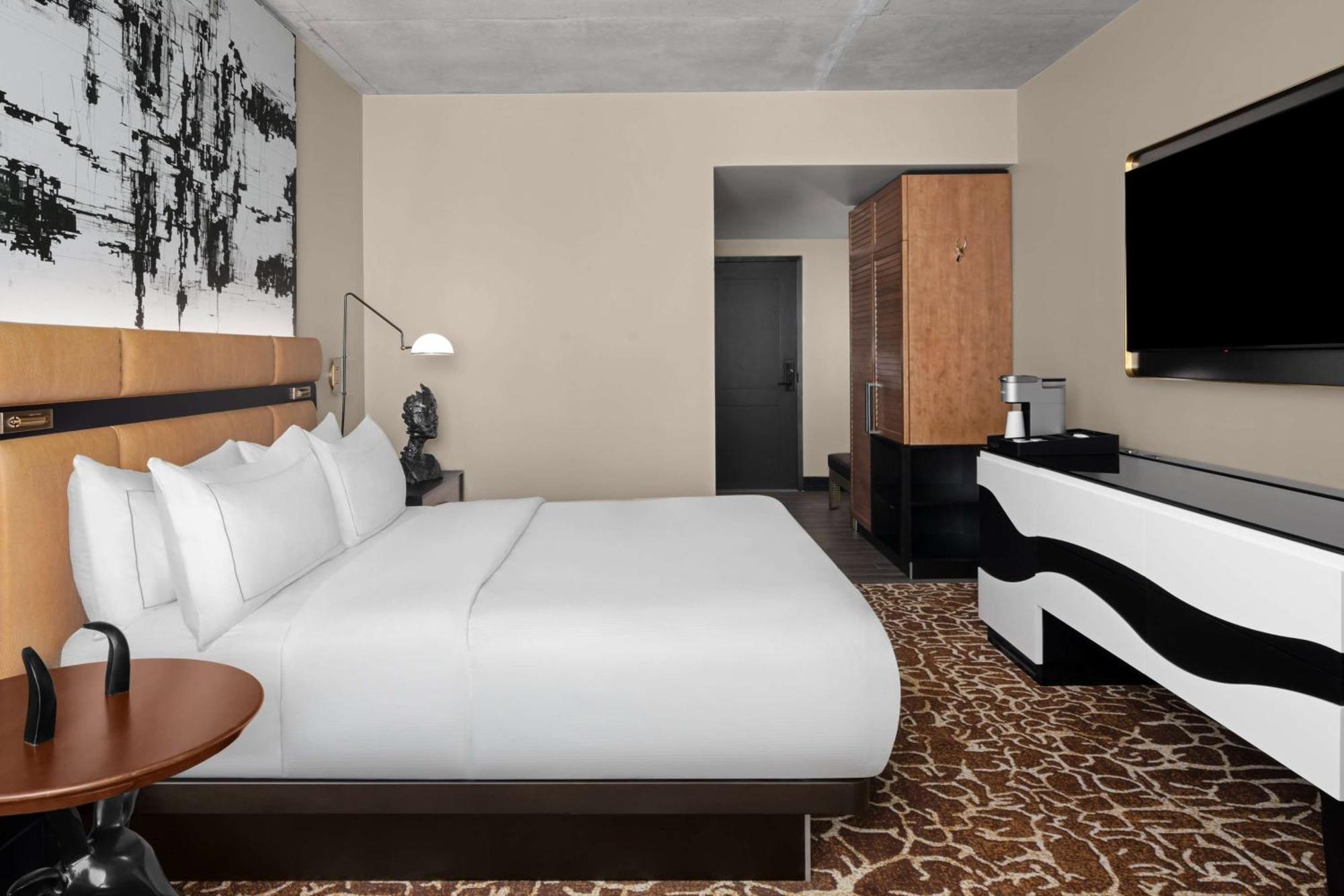 Fraye Nashville, Curio Collection By Hilton 4*