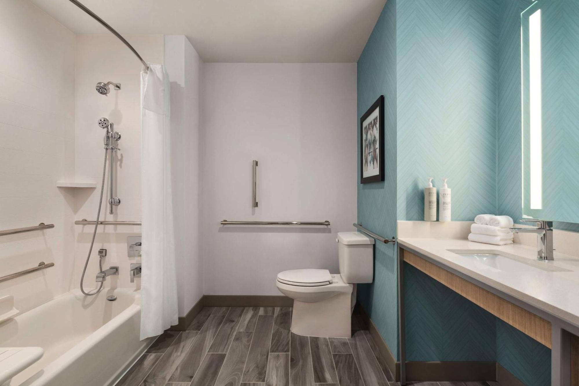 Hotel Hilton Garden West End Avenue 3*