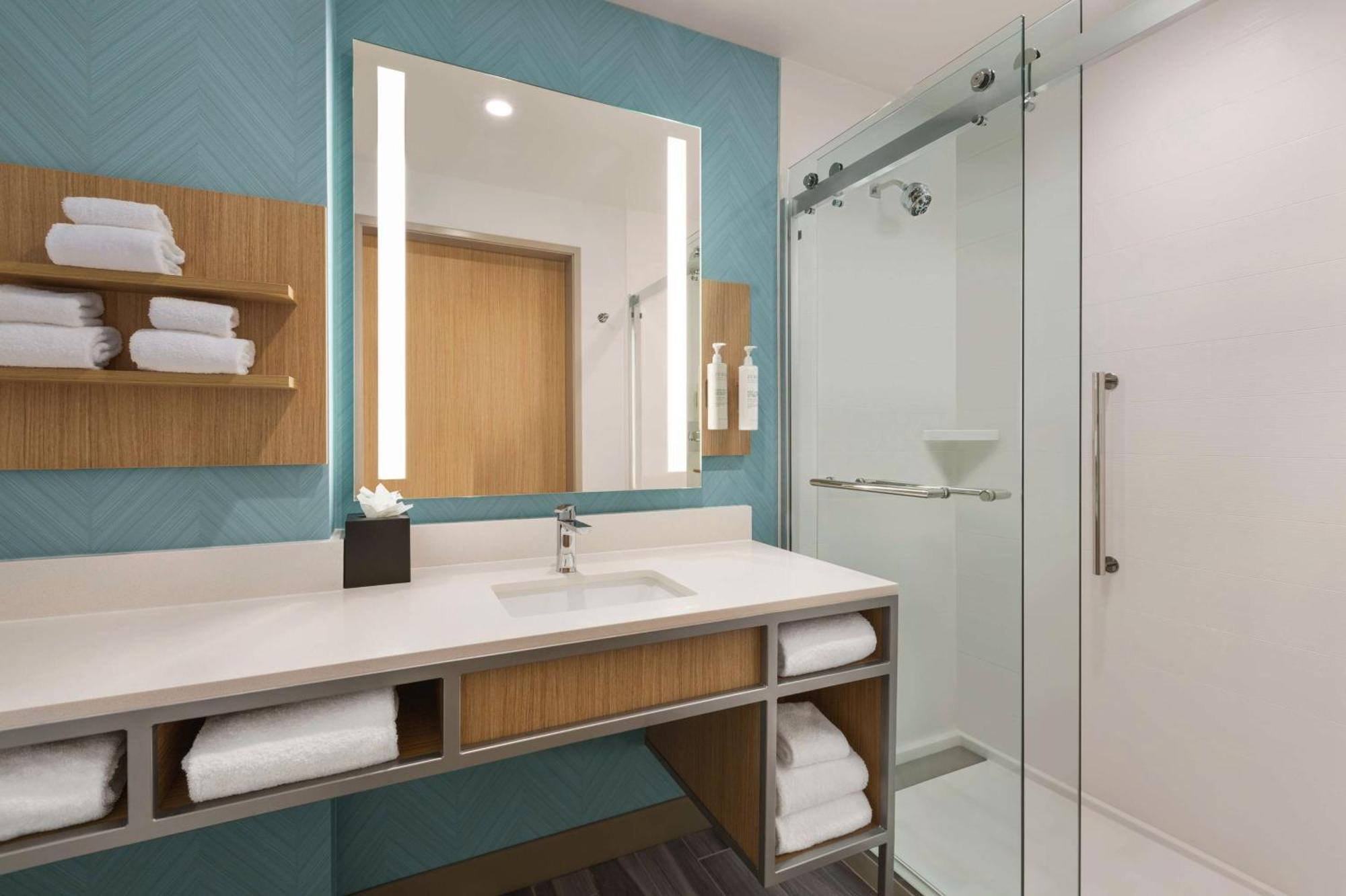 Hilton Garden West End Avenue 3*
