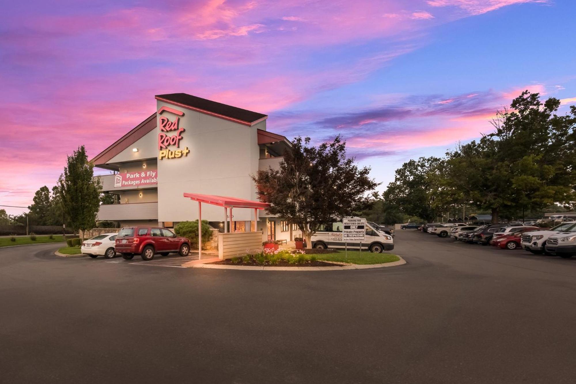Red Roof Plus+ Airport Hotel