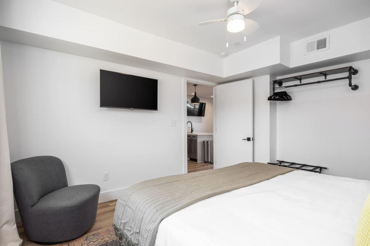 Stylish In Hillsboro Village 3 Beds And Parking Apartment *