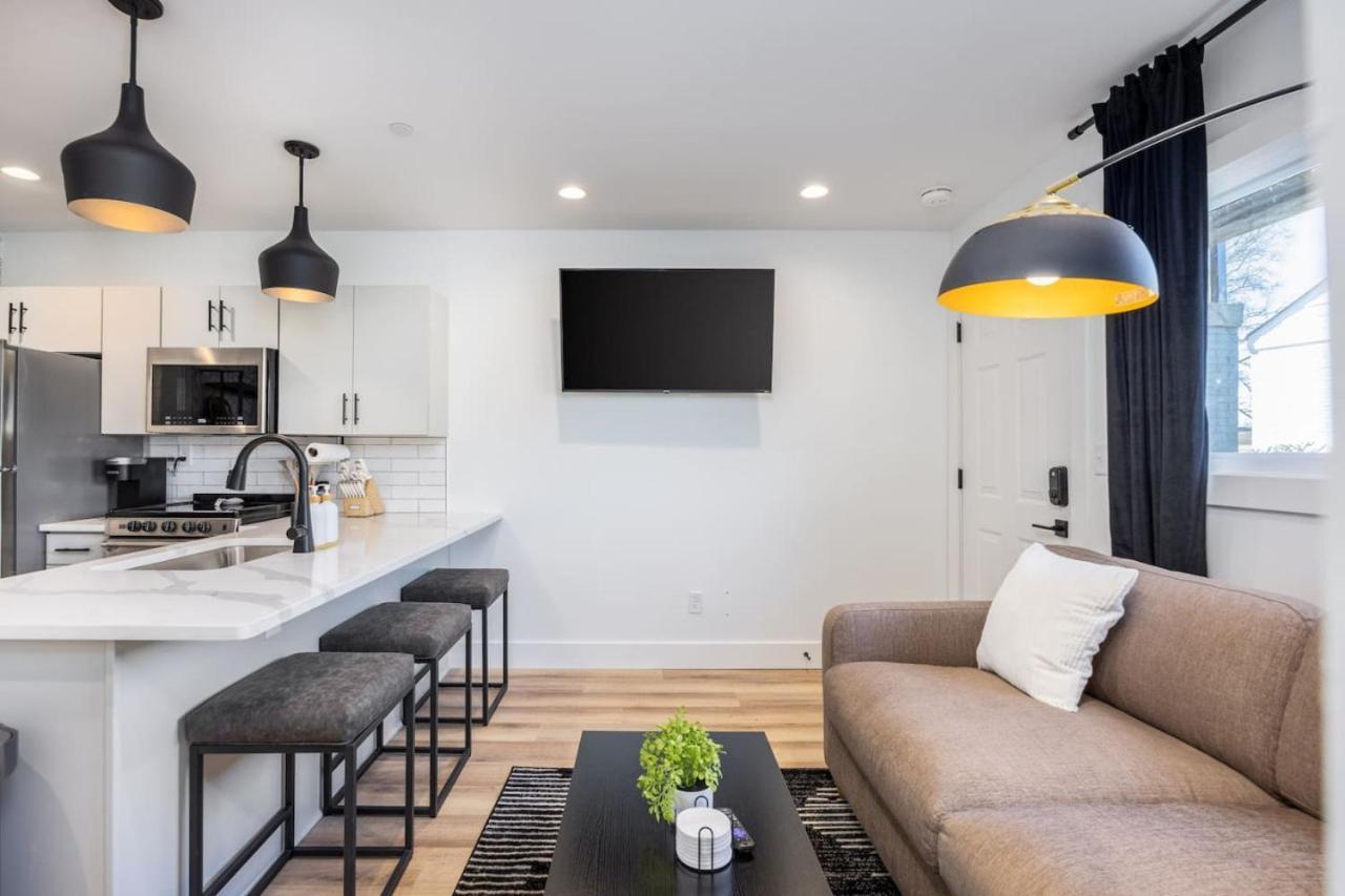 Stylish In Hillsboro Village 3 Beds And Parking Apartment *