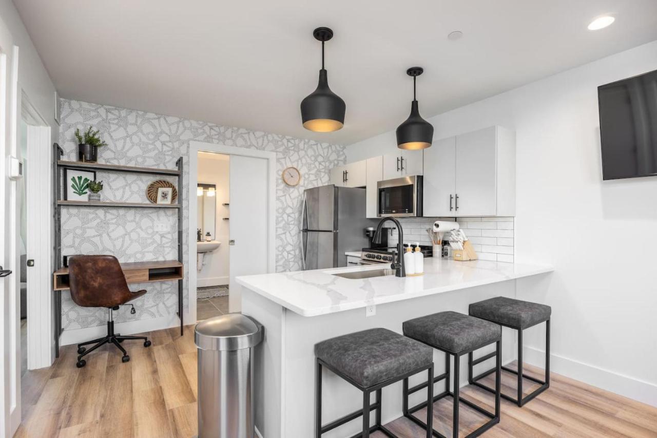Stylish In Hillsboro Village 3 Beds And Parking Apartment *