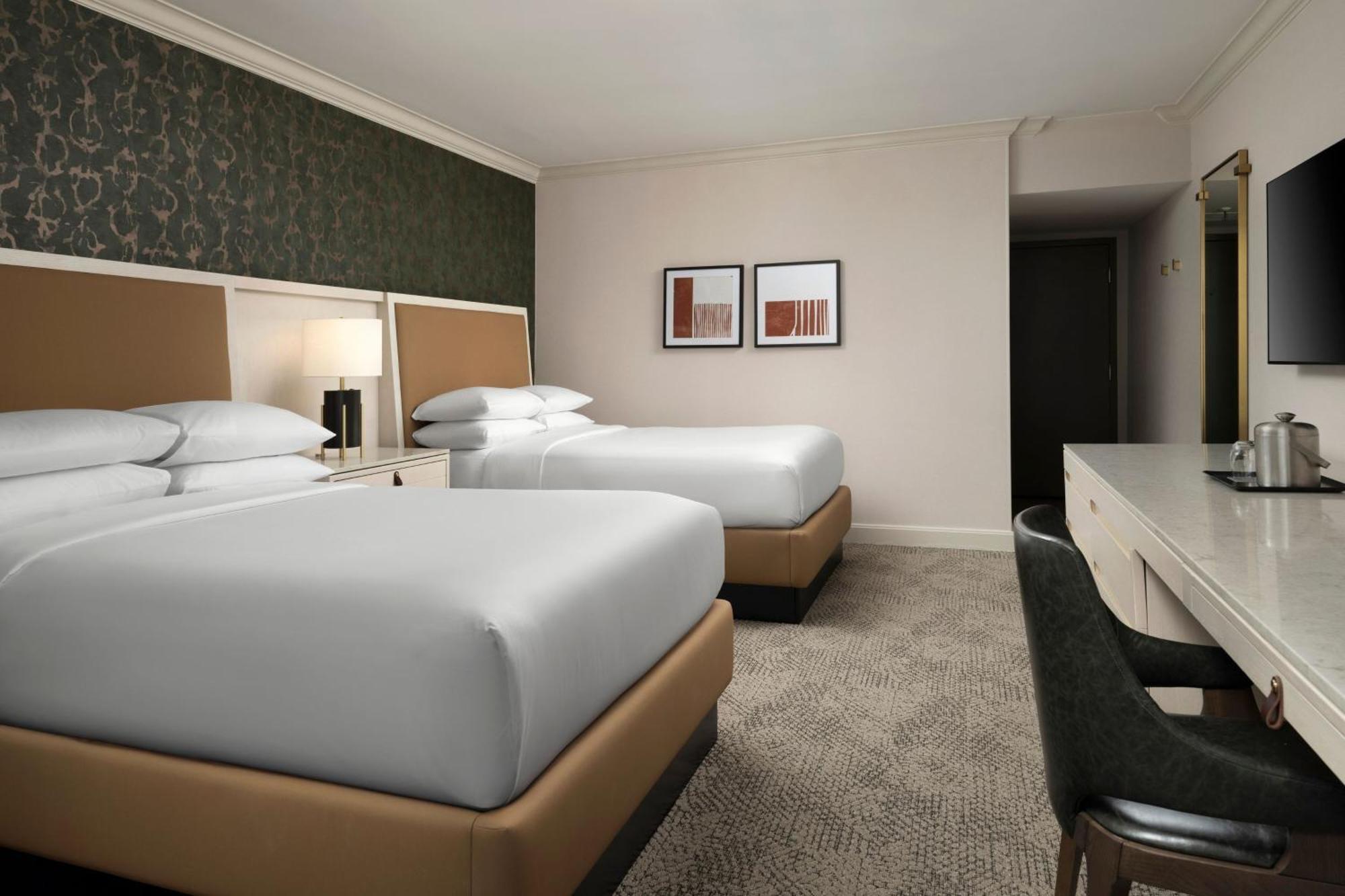 Hotel Sheraton Grand Downtown 4*