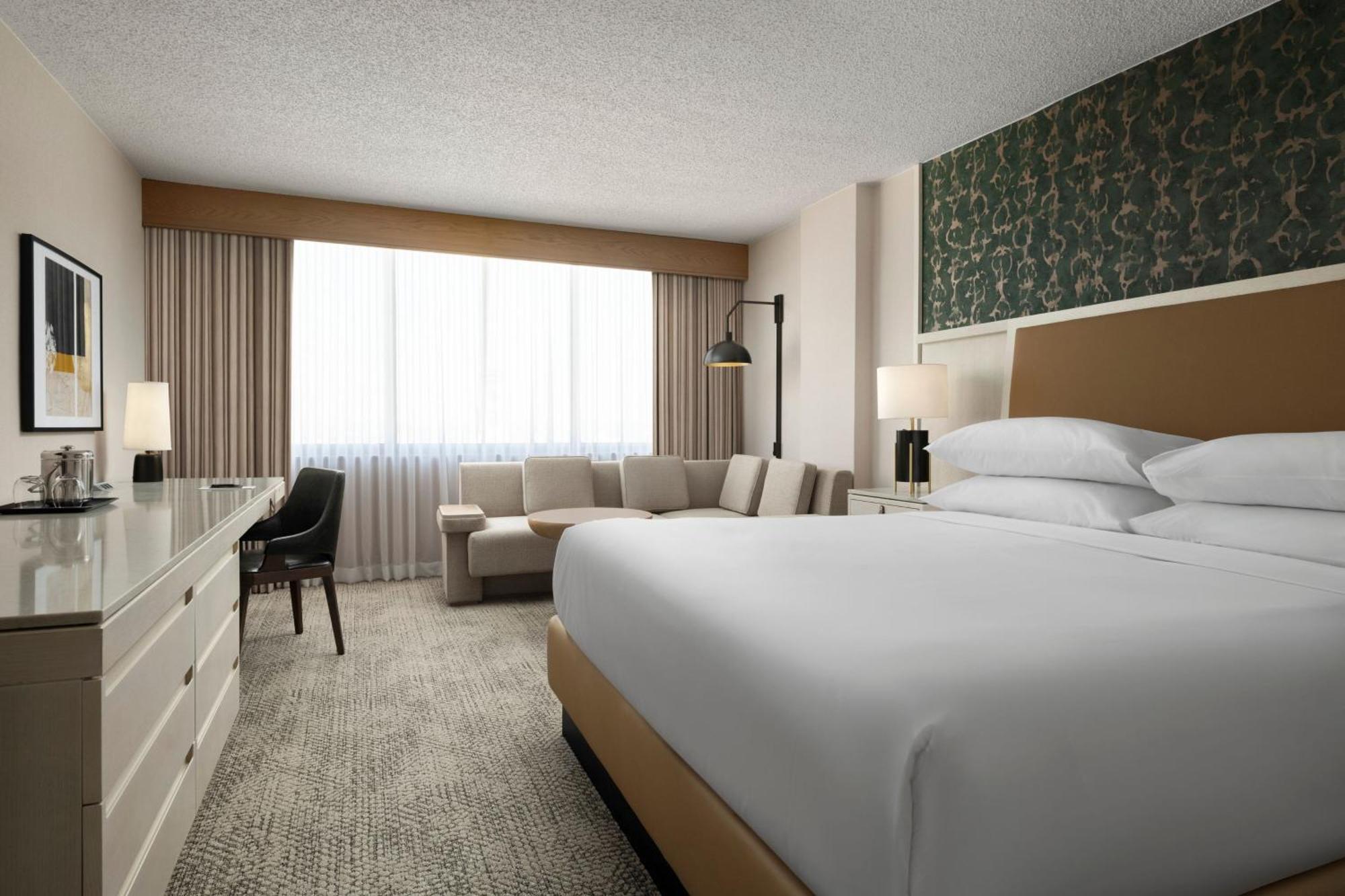 Sheraton Grand Downtown Hotel 4*