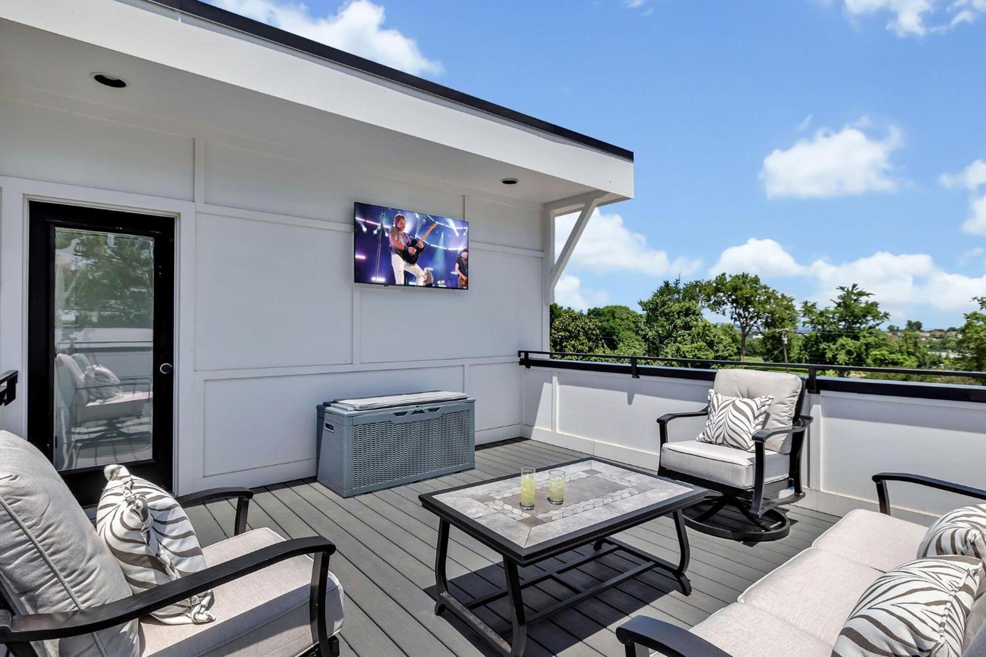 Soprano - Private Rooftop - 8 Mins To Broadway Nashville