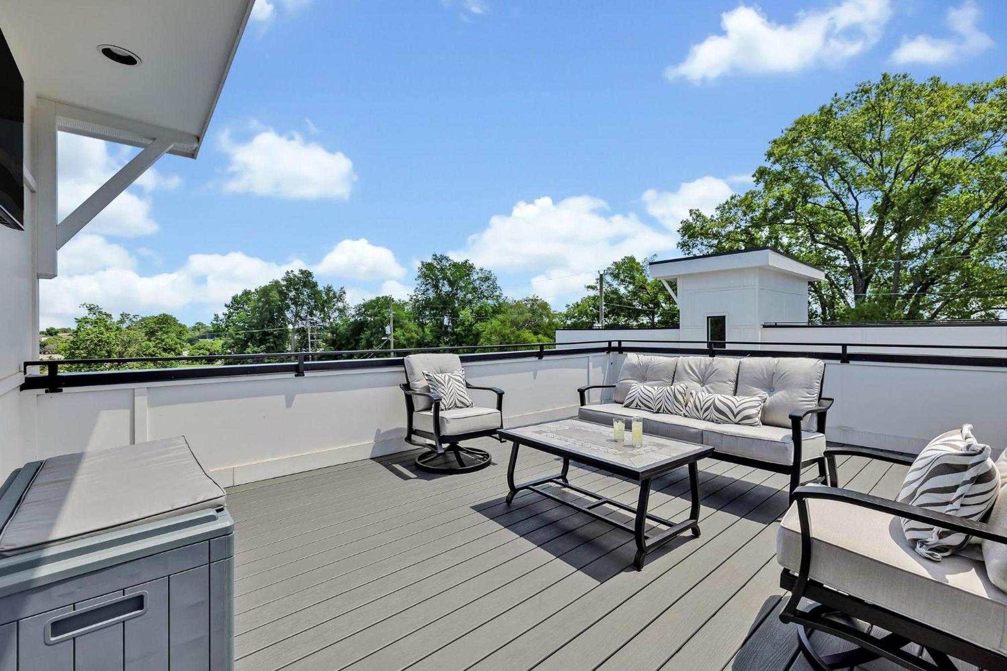 Soprano - Private Rooftop - 8 Mins To Broadway *