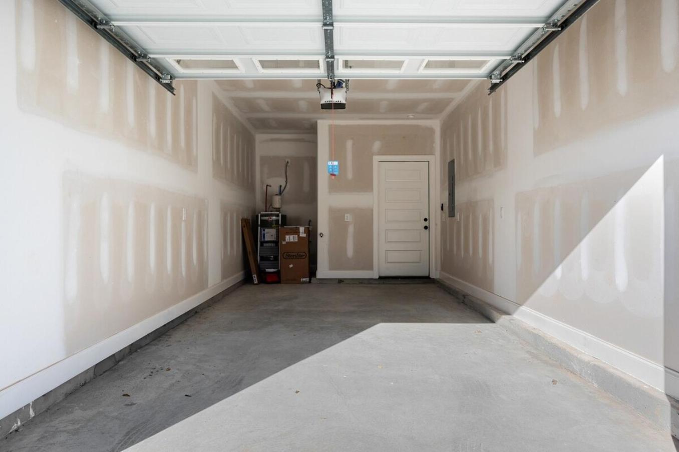 1 King 2 Queens Garage Yard Washer & Dryer Holiday home