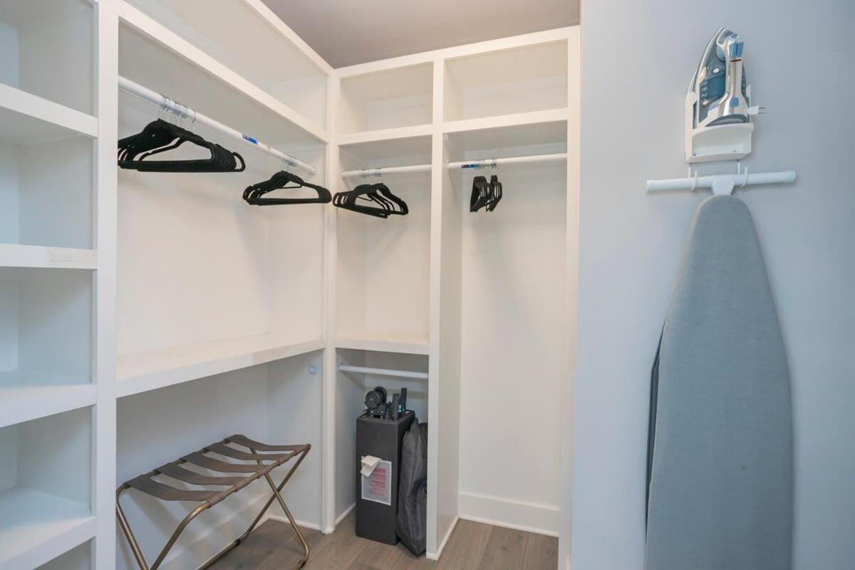 Holiday home 3 King Beds In Hip East Nash 1 Mile To Dwntn