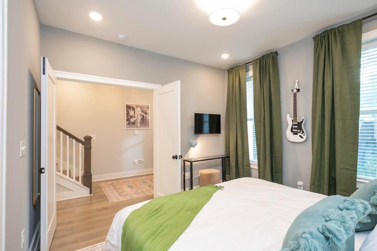 3 King Beds In Hip East Nash 1 Mile To Dwntn Holiday home