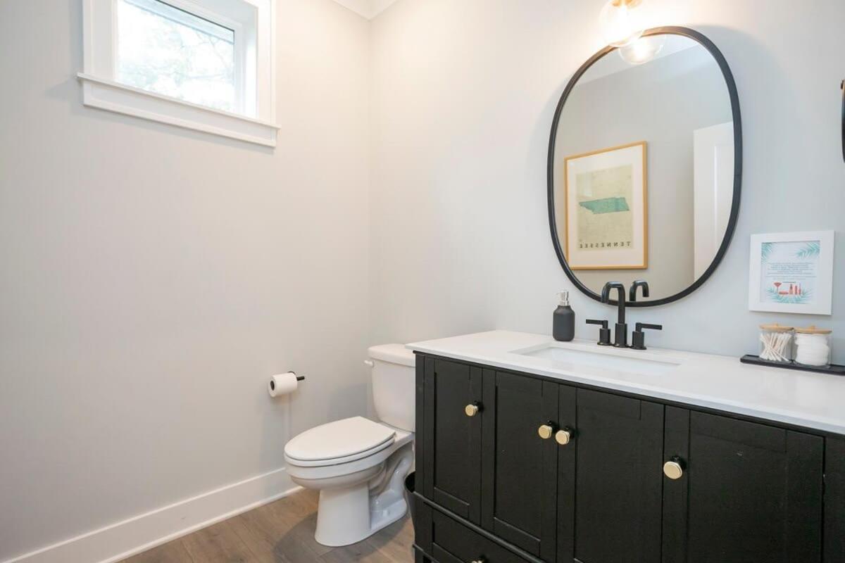 3 King Beds In Hip East Nash 1 Mile To Dwntn Holiday home Nashville
