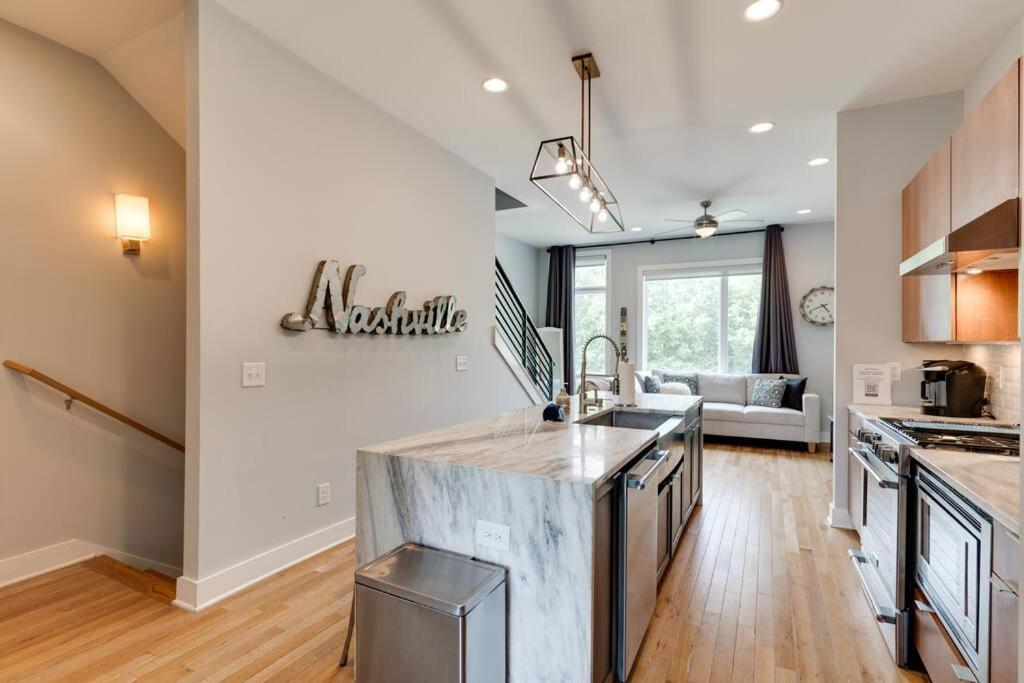 3bd -rooftop Escape- Steps From The Gulch Fun