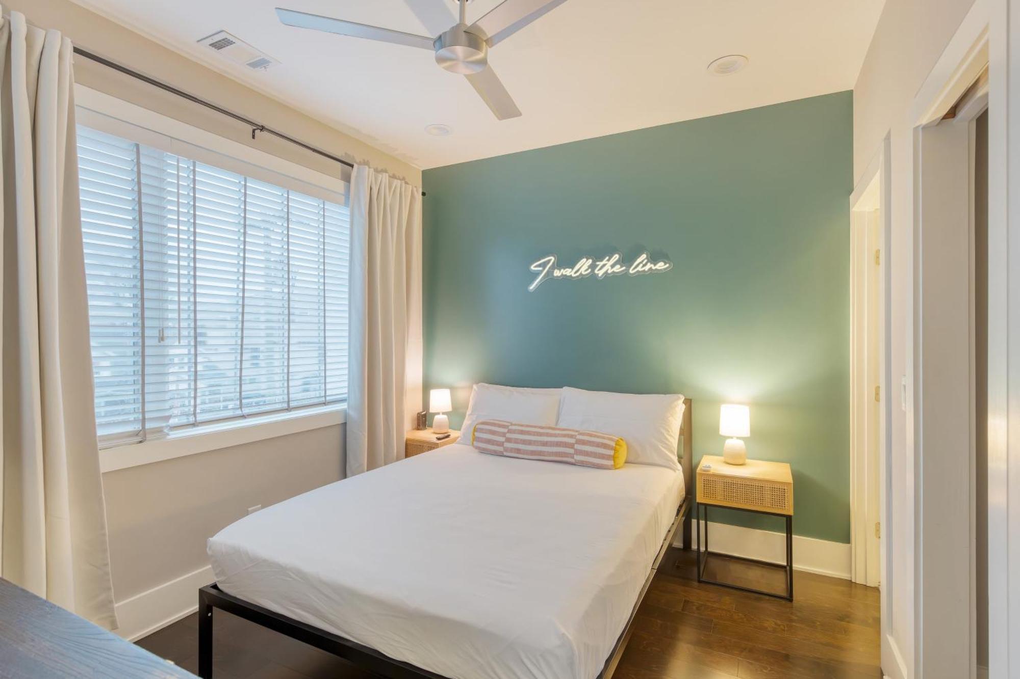Holiday home Doralee By Avantstay Rooftop Mins From Downtown Dolly Parton Theme Nashville