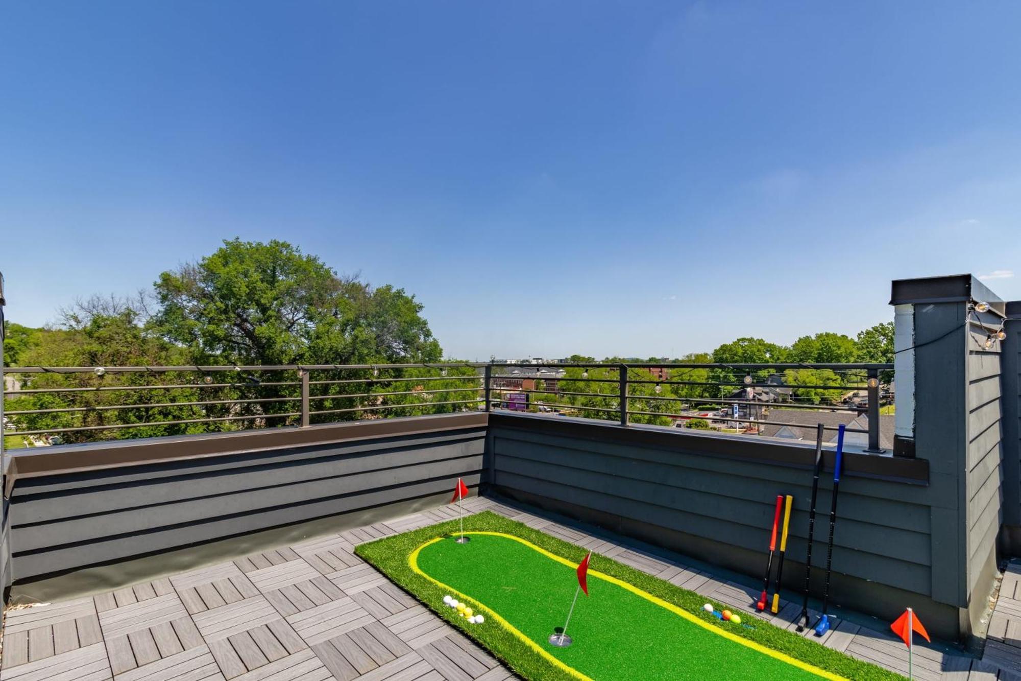 Holiday home Doralee By Avantstay Rooftop Mins From Downtown Dolly Parton Theme Nashville