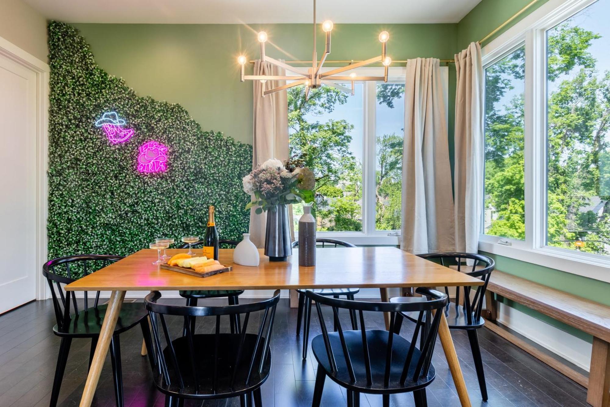 Holiday home Doralee By Avantstay Rooftop Mins From Downtown Dolly Parton Theme Nashville