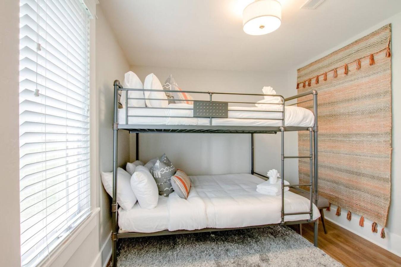 The Pink Door Beauty Stunning And Fresh Holiday home Nashville