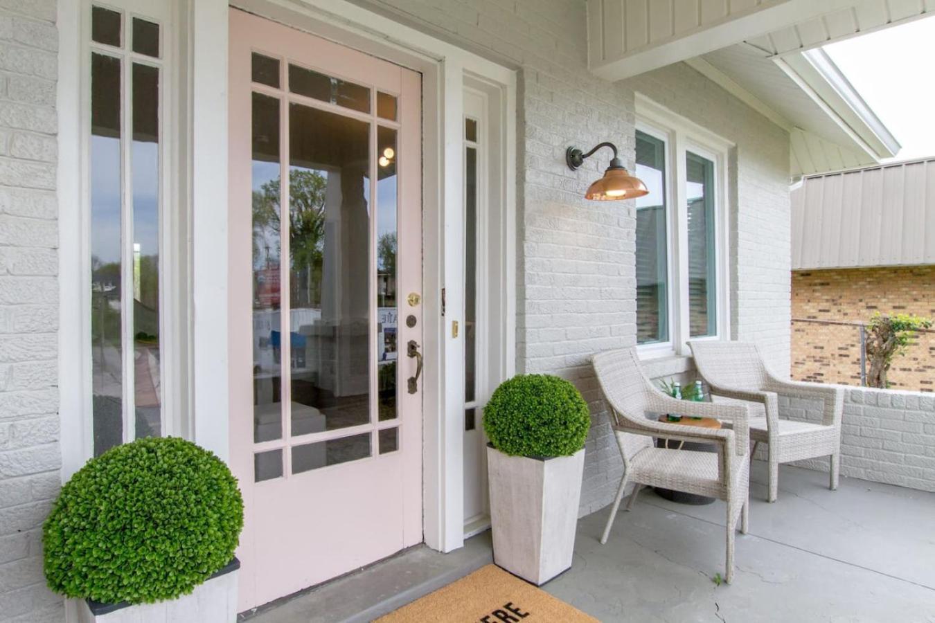 Holiday home The Pink Door Beauty Stunning And Fresh Nashville