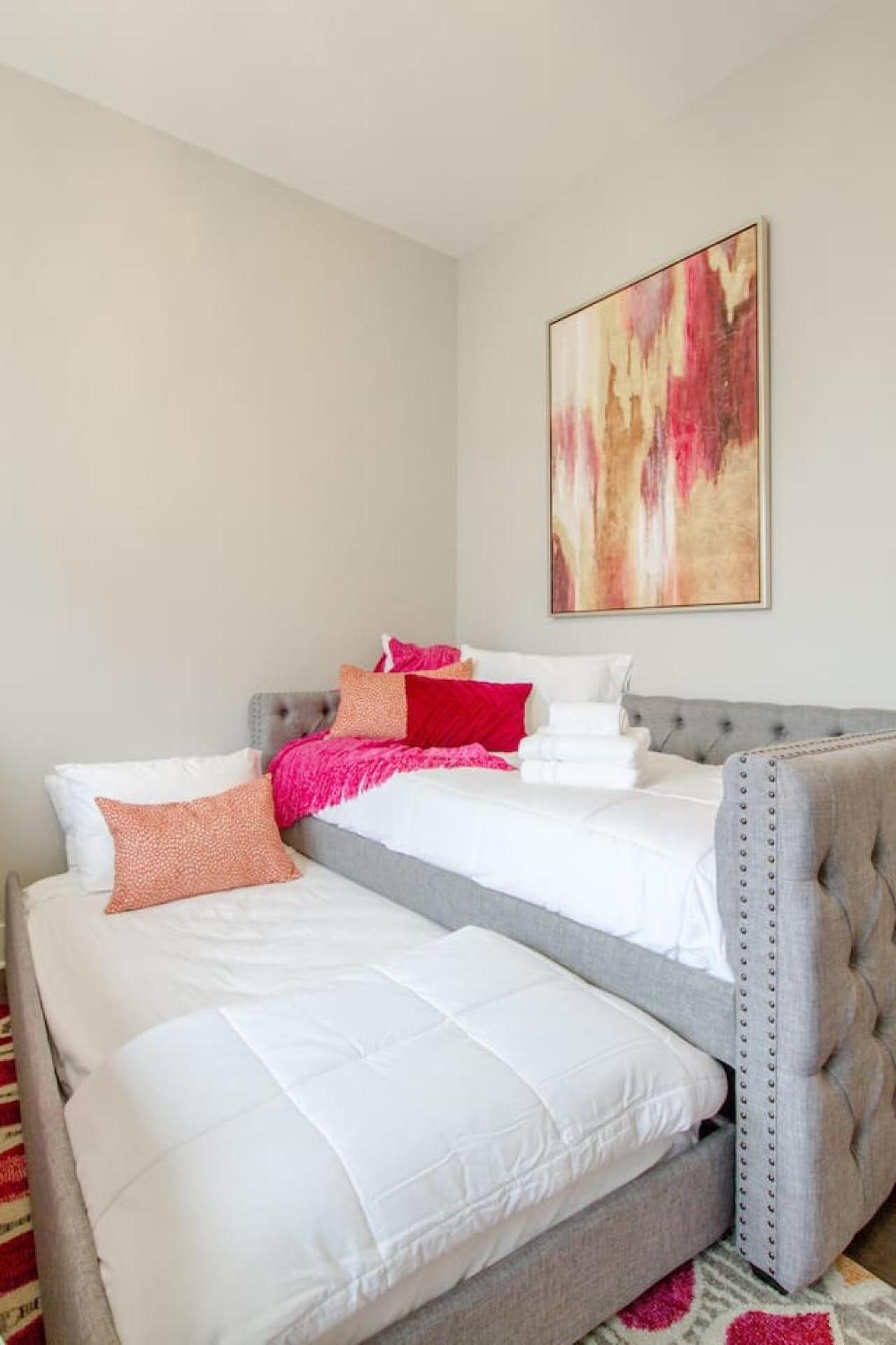 Holiday home The Dove Downtown Modern Huge Rooftop Deck Gulch *