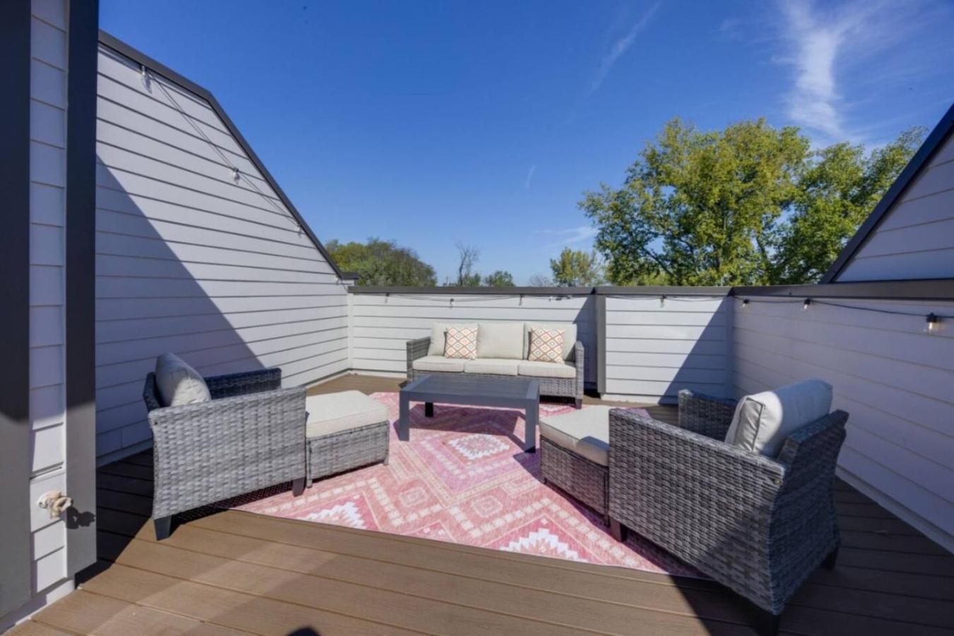 Cowgirl Up 4bd 4.5bth Rooftop Views Holiday home Nashville
