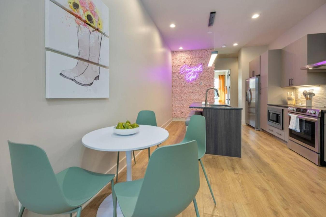 Holiday home Cowgirl Up 4bd 4.5bth Rooftop Views *