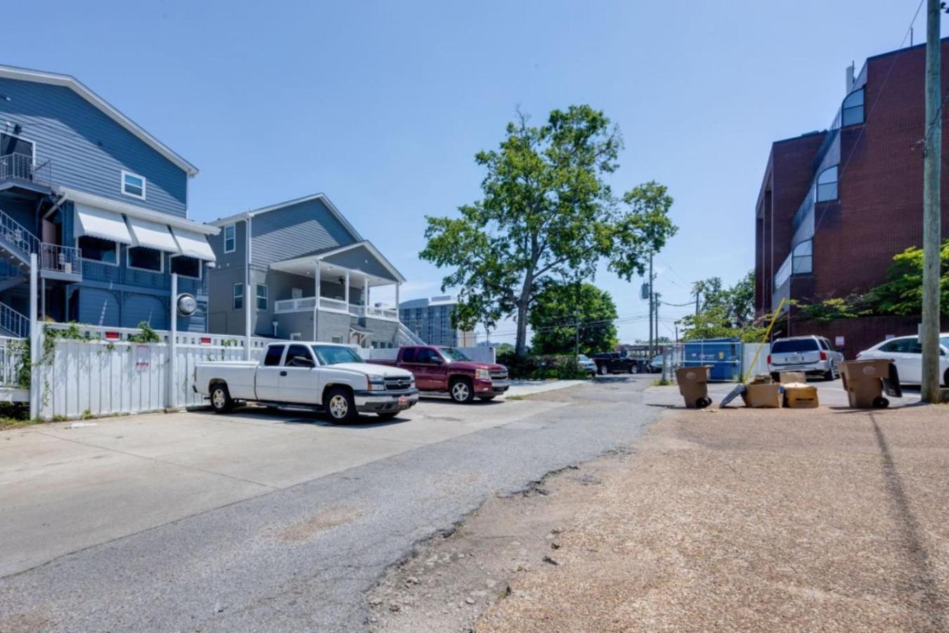 The Centennial Charmer- 8 Min From Broadway Holiday home