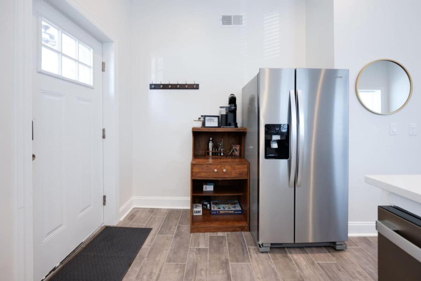 The Centennial Charmer- 8 Min From Broadway Holiday home