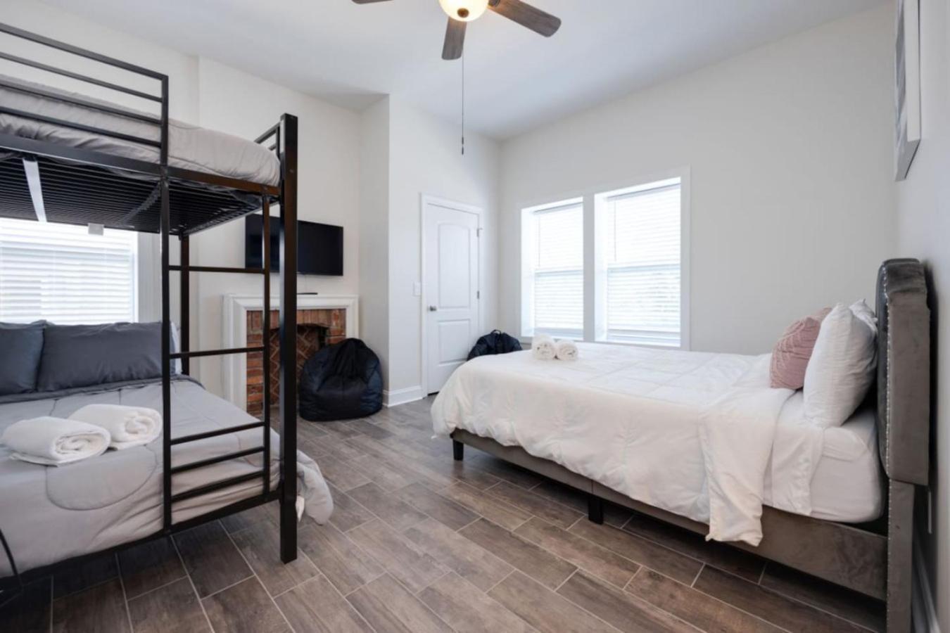 Holiday home The Centennial Charmer- 8 Min From Broadway