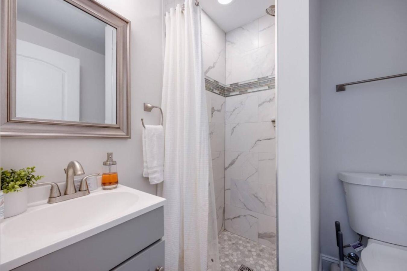 The Centennial Charmer- 8 Min From Broadway Holiday home Nashville