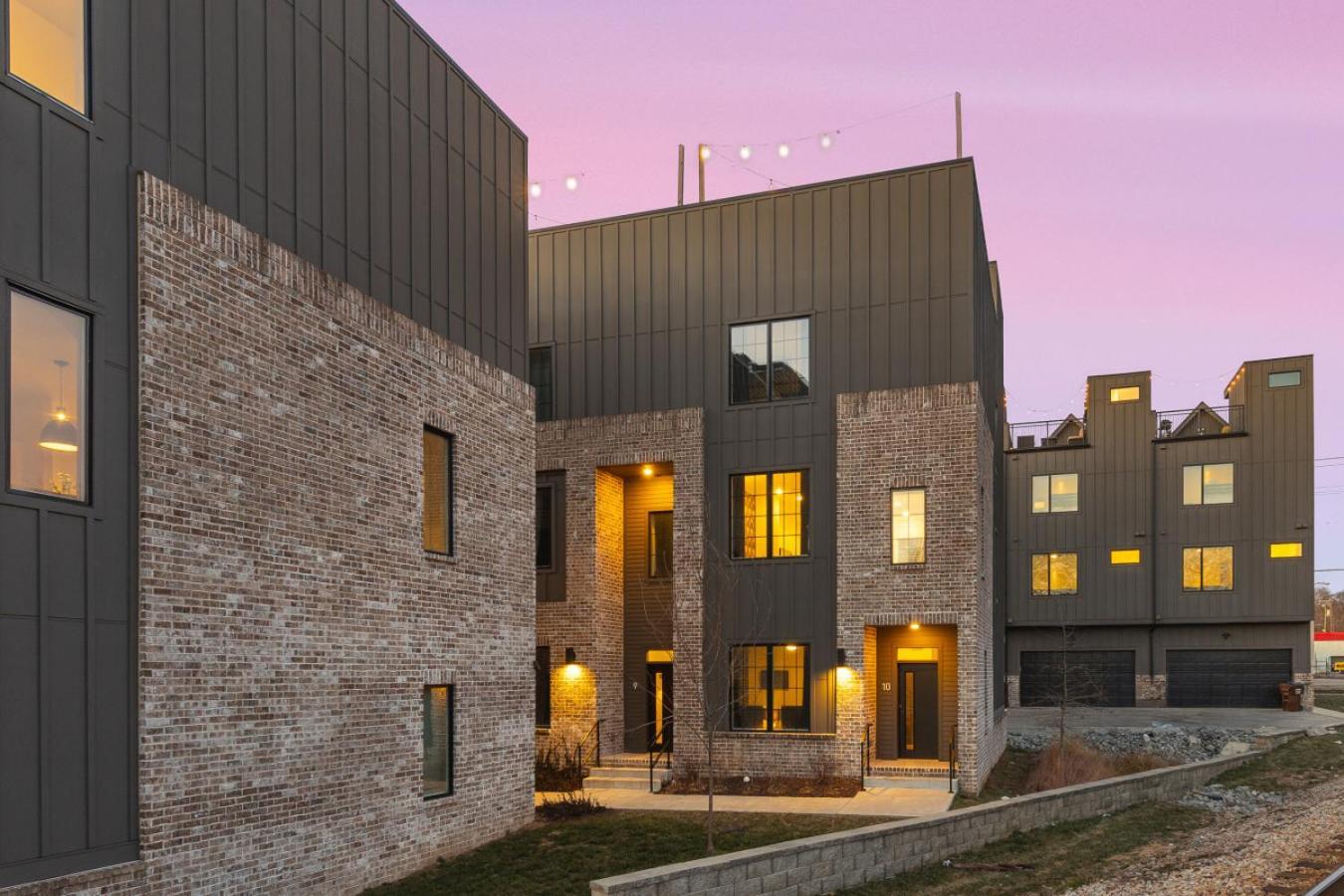 Stunning With Rooftop Deck Walk To Restaurants Coffee And Brewery *