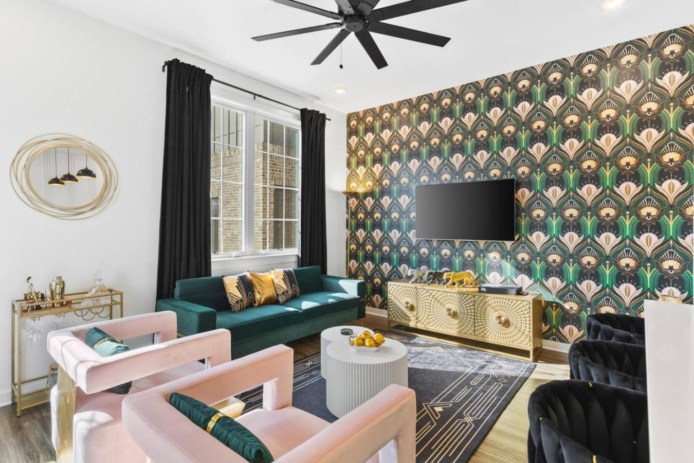 Stunning With Rooftop Deck Walk To Restaurants Coffee And Brewery Holiday home *