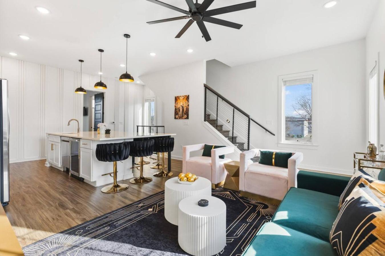 Stunning With Rooftop Deck Walk To Restaurants Coffee And Brewery *