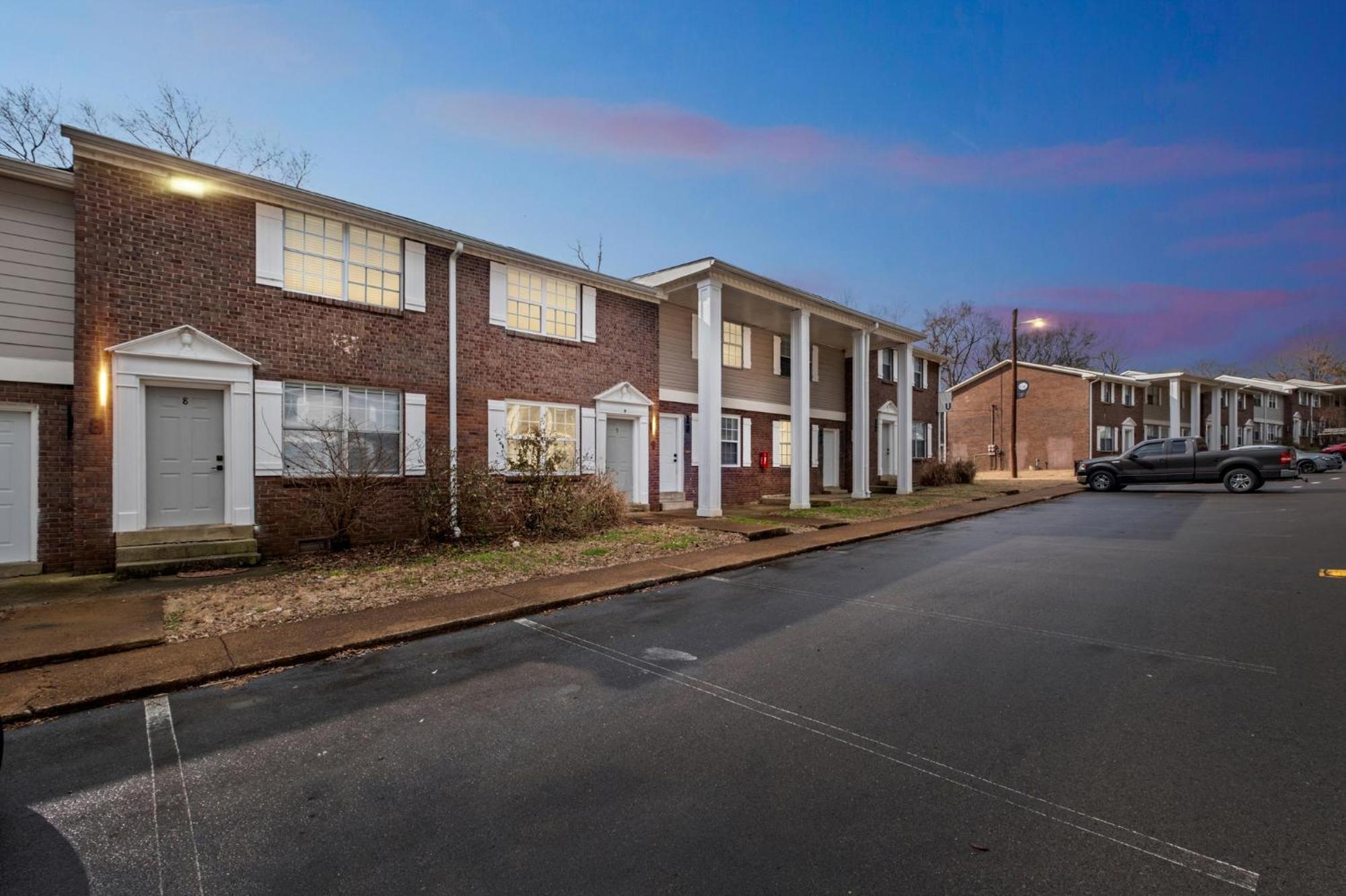 Brentwood U11 I Cozy & Comfy I 2bd I Free Parking *