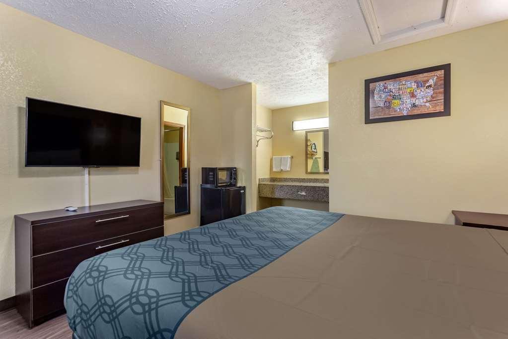 Econo North - Opryland 2*