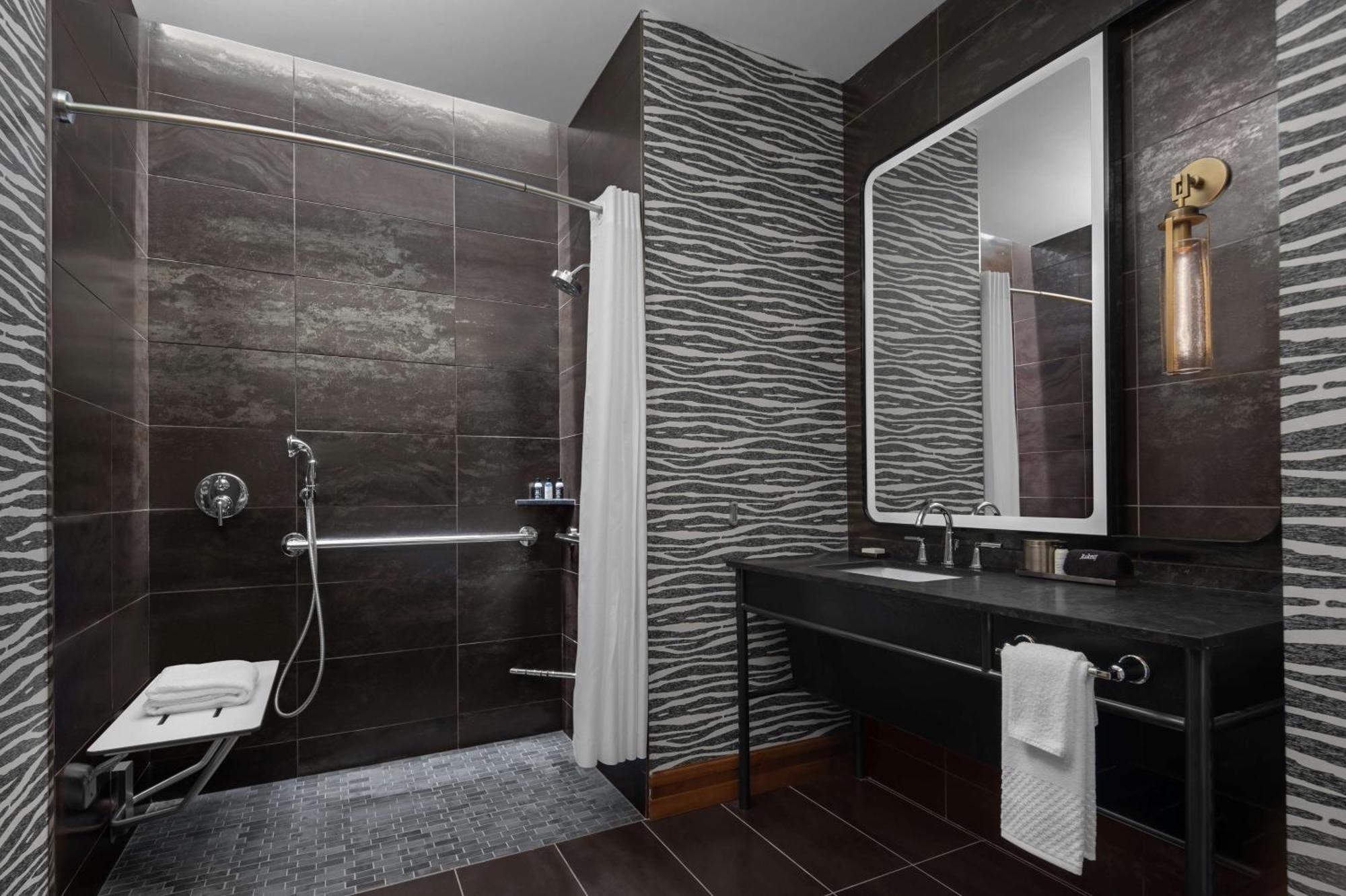 Fraye Nashville, Curio Collection By Hilton Nashville