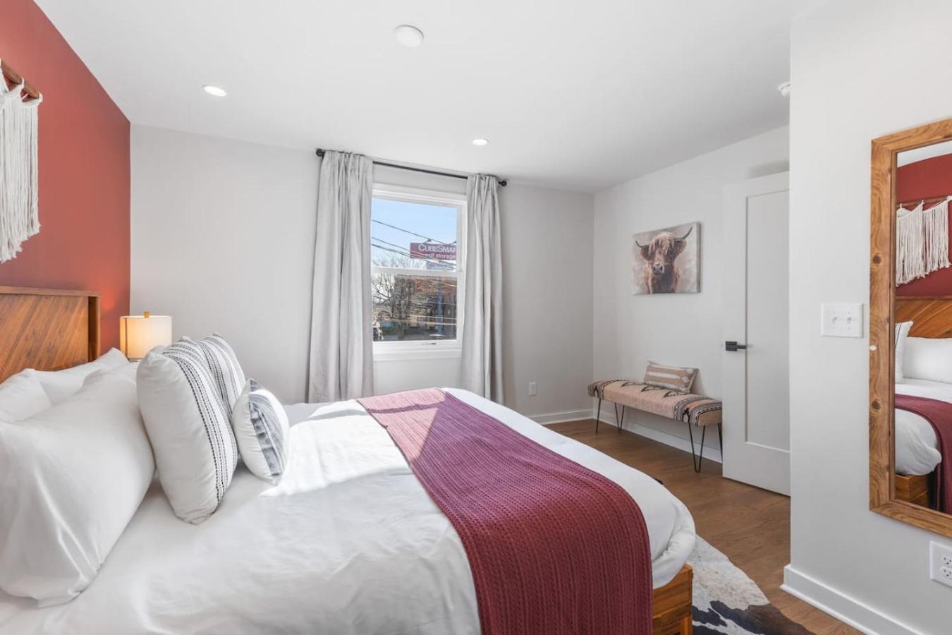 Vibrant Multi Building That Sleeps 48 With 7 Units