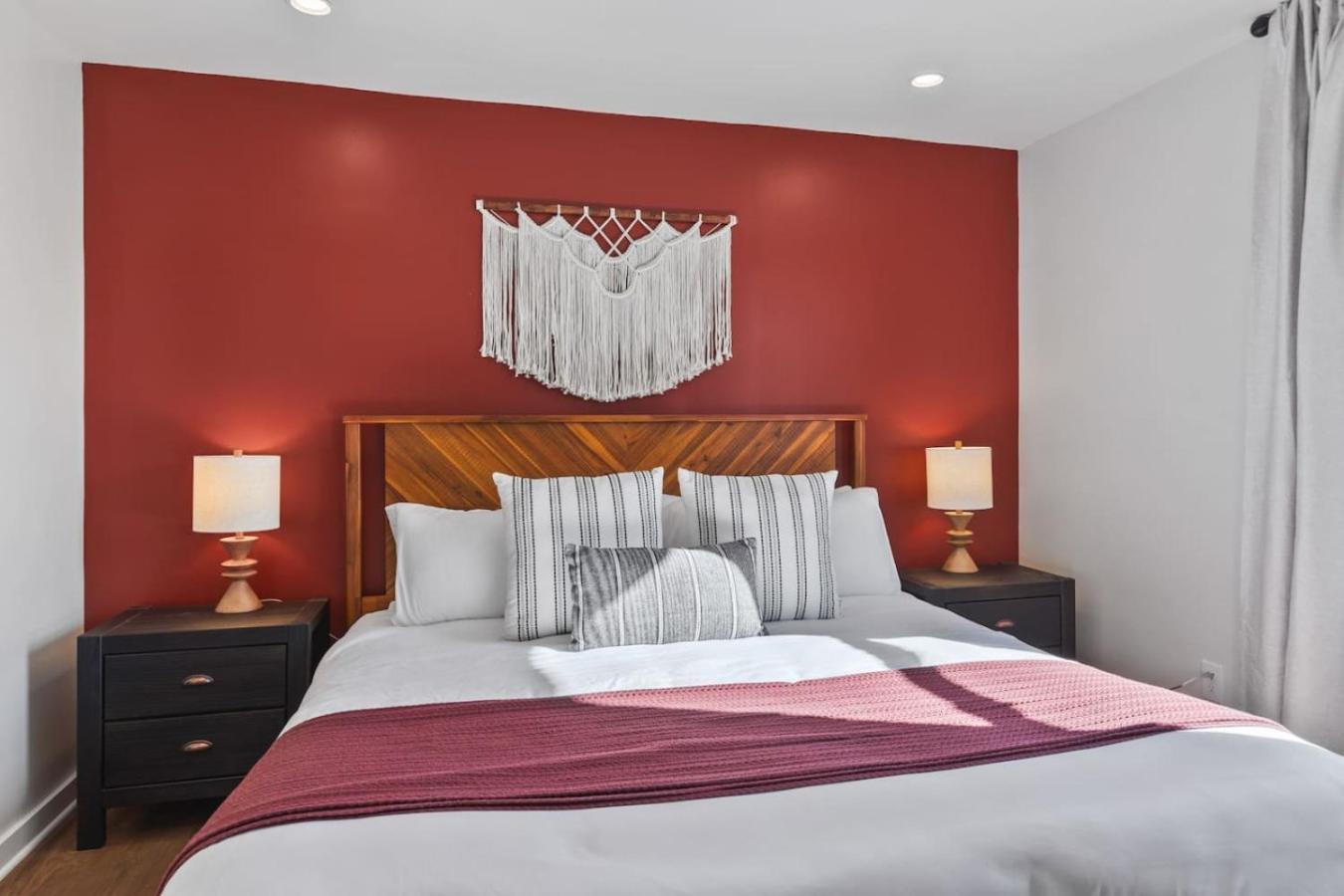 Holiday home Vibrant Multi Building That Sleeps 48 With 7 Units Nashville