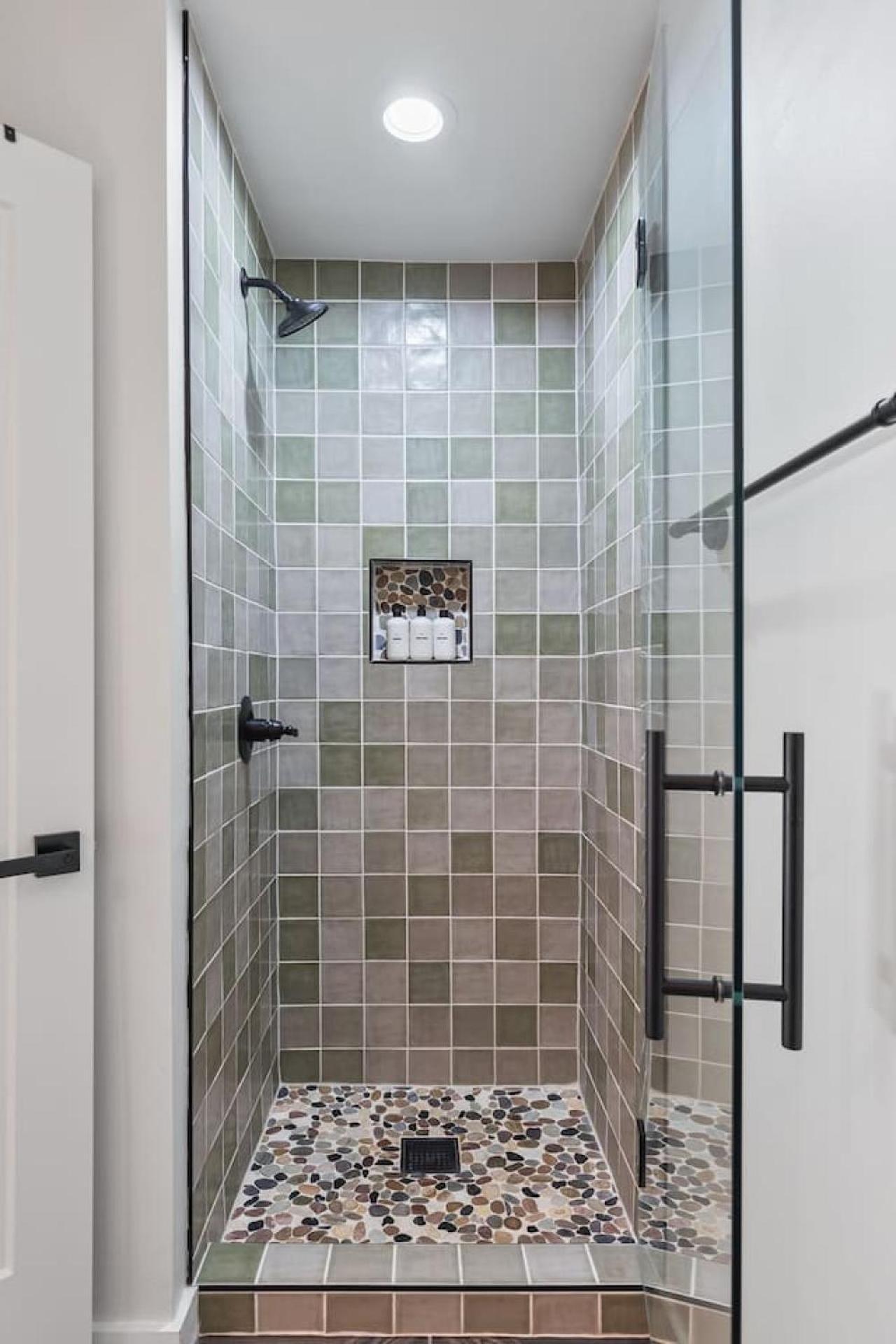 Vibrant Multi Building That Sleeps 48 With 7 Units Holiday home Nashville