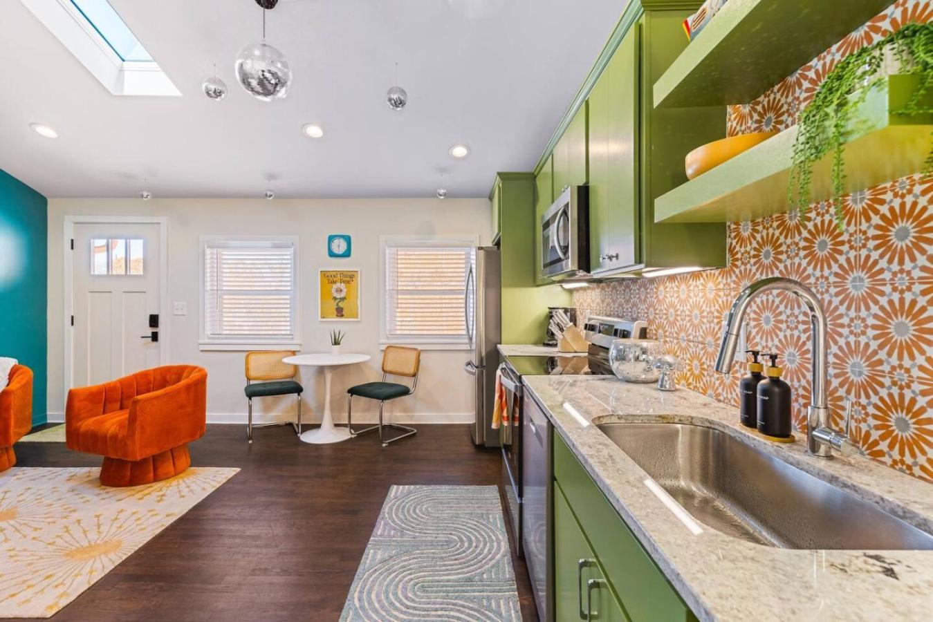 Holiday home Vibrant Multi Building That Sleeps 48 With 7 Units Nashville