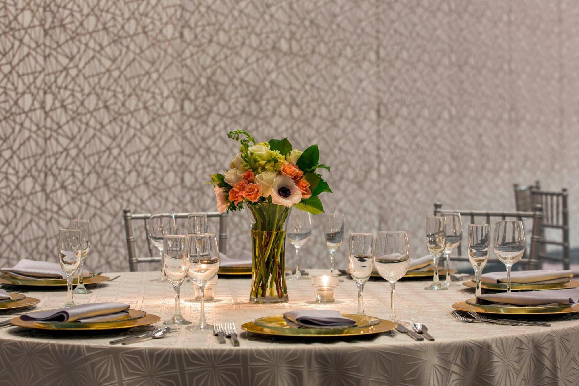 Sheraton Grand Downtown 4*