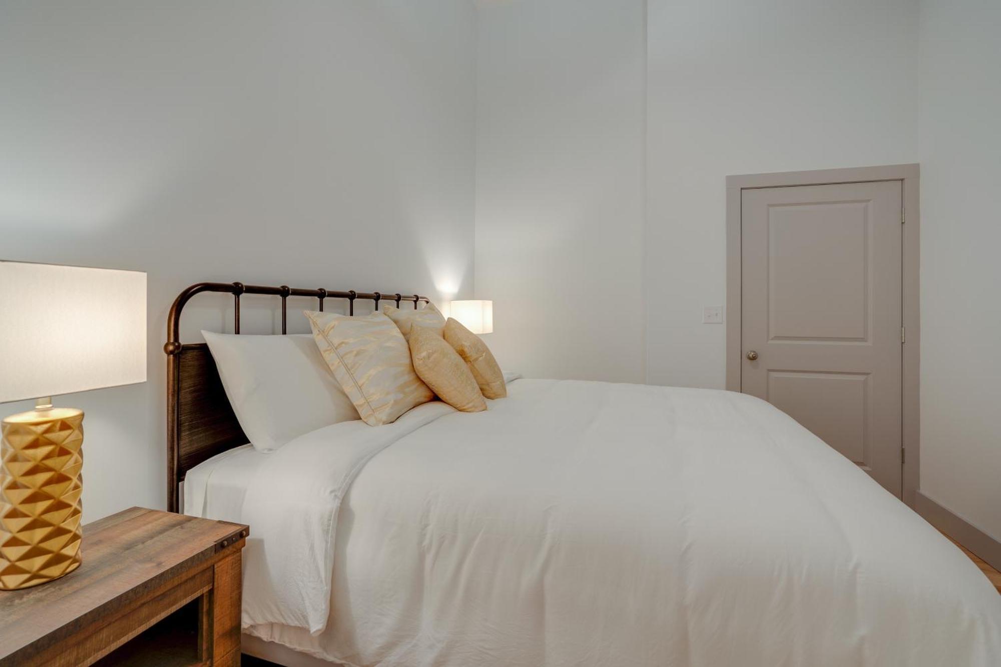 The Majestic Lofts Apartment *
