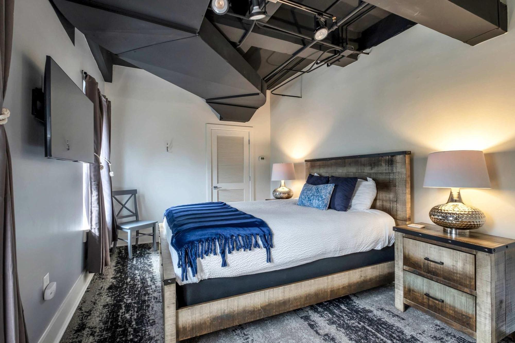 Apartment Contemporary 6br By Maddox *