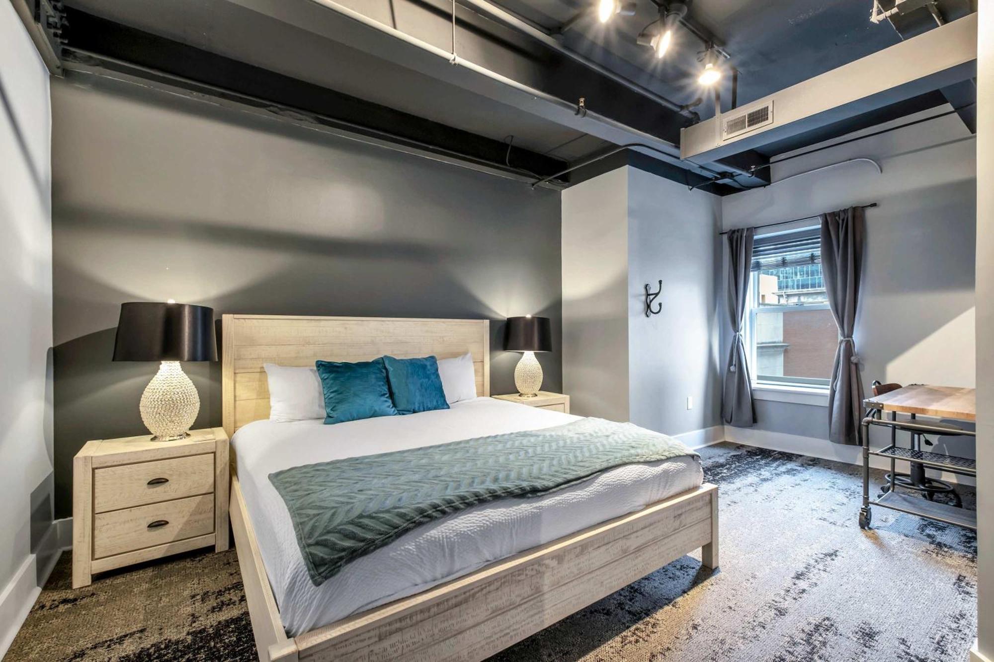 Apartment Contemporary 6br By Maddox Nashville