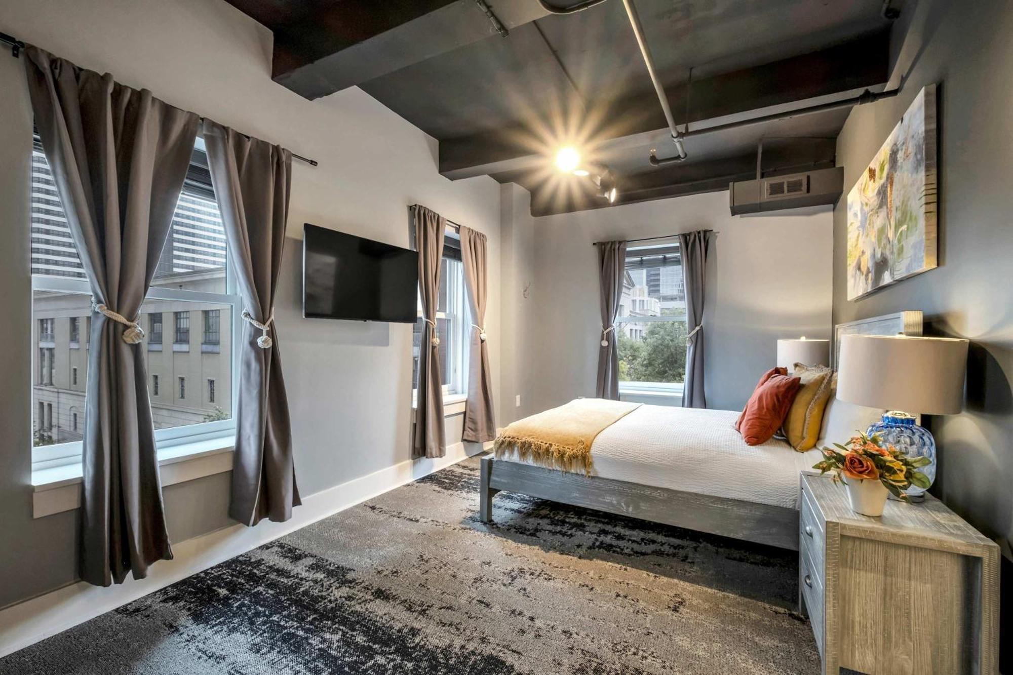 Apartment Contemporary 6br By Maddox