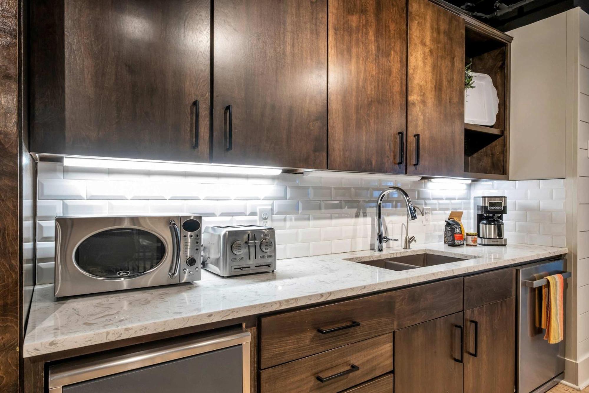 Apartment Contemporary 6br By Maddox
