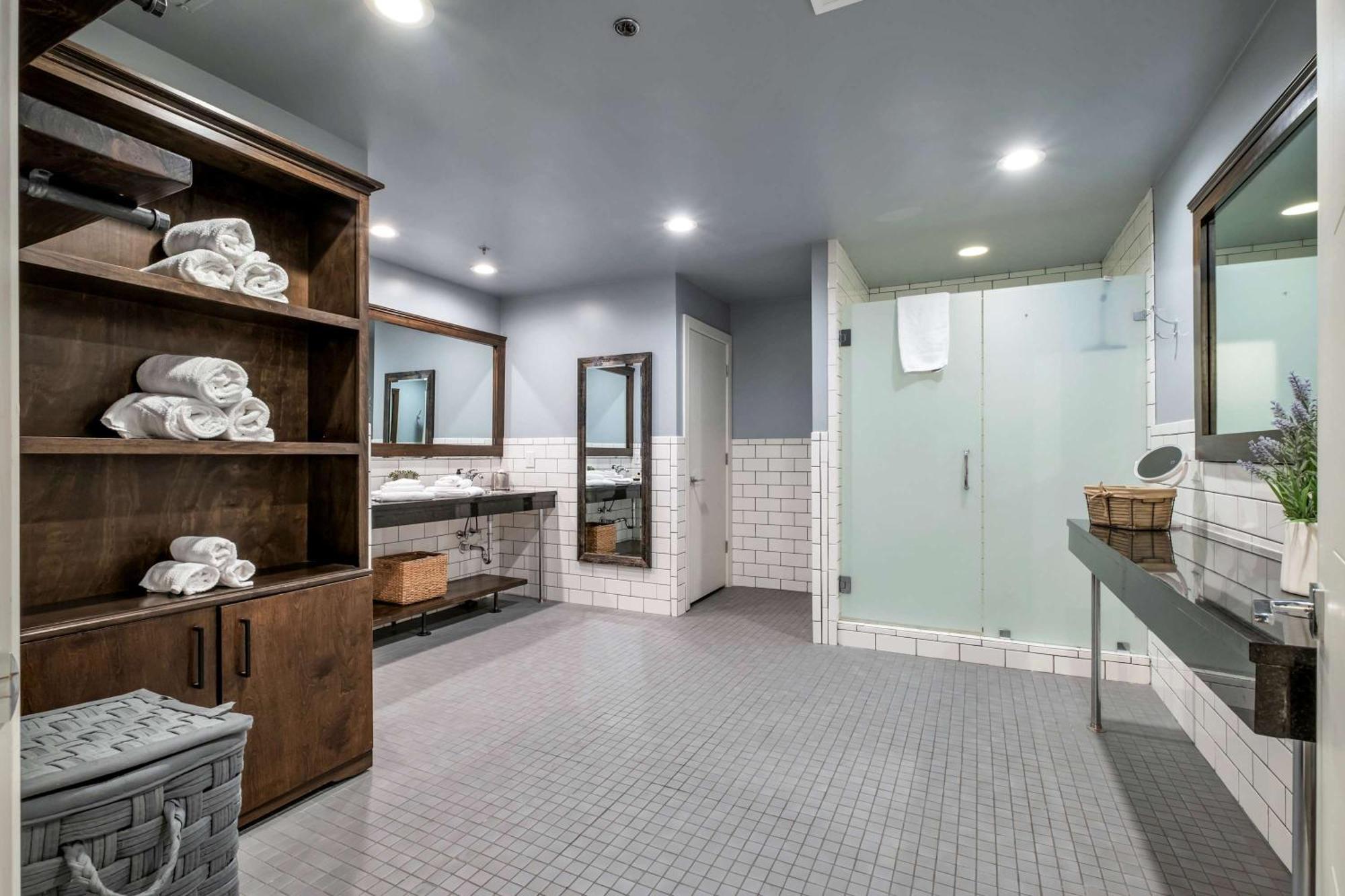 Contemporary 6br By Maddox Apartment Nashville