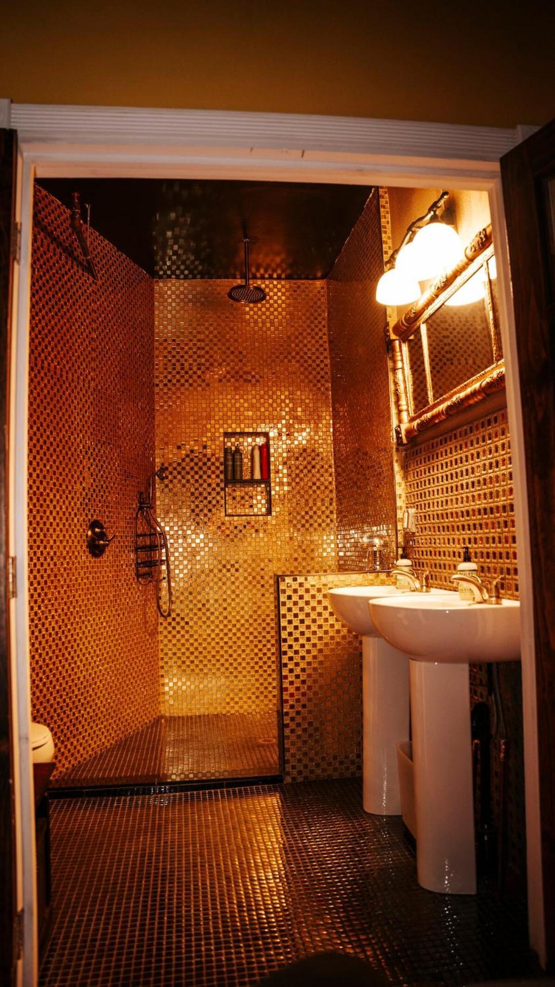 Broadway Penthouse 4br 3bth 2500 Sf *