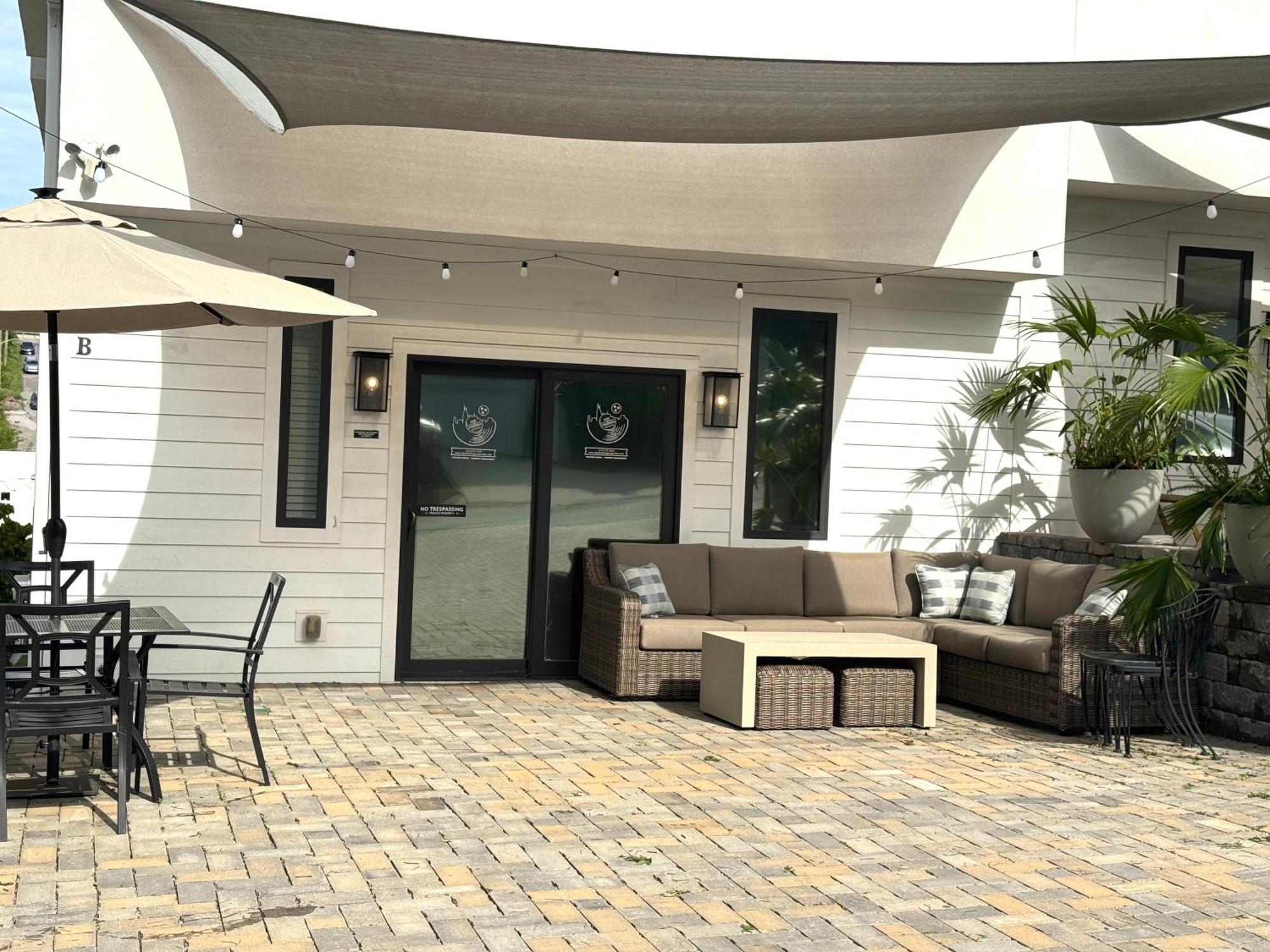 Hottub,2milestobway,4kbeds,3futons,safe Holiday home *